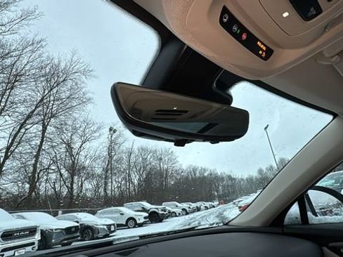 Used 2023 Buick Envision Avenir image 23