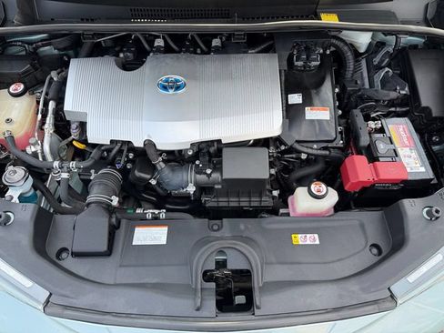 Certified 2018 Toyota Prius Three FWD image 39