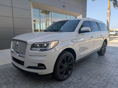 Certified 2024 Lincoln Navigator L Reserve AWD/4WD image 2