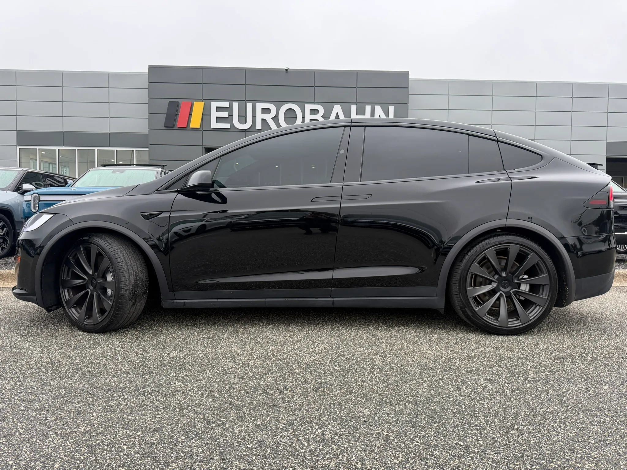 Used 2023 Tesla Model X AWD/4WD image 2