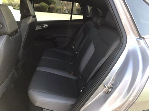 Used 2023 Volkswagen ID.4 Pro S image 39