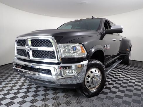 Used 2018 RAM 3500 Laramie AWD/4WD image 2