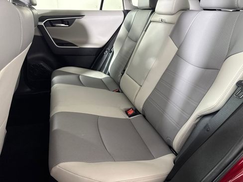 Used 2022 Toyota RAV4 Limited image 11