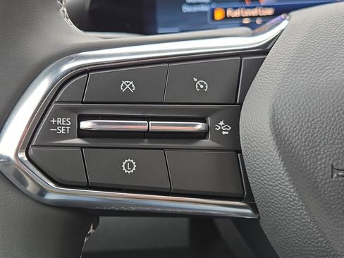 New 2026 Chevrolet Traverse LT image 25