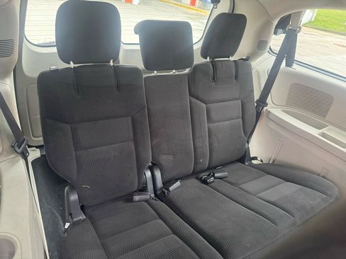 Used 2016 Dodge Grand Caravan SE w/ Quick Order Package 29E SE FWD image 17