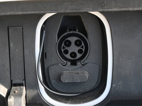 Used 2024 Cadillac Lyriq Luxury w/ LPO, Floor Liner Package image 31