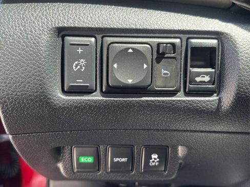 Used 2014 Nissan Sentra SR w/ SR Driver Package FWD image 28