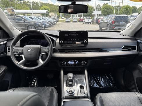 Used 2024 Mitsubishi Outlander SEL AWD/4WD image 29