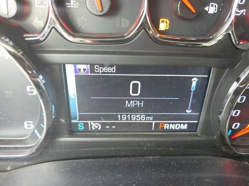 Used 2015 Chevrolet Silverado 1500 LT w/ LT Convenience Package AWD/4WD image 12