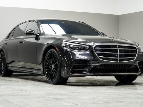 Used 2023 Mercedes-Benz S 500 4MATIC w/ AMG Line image 4