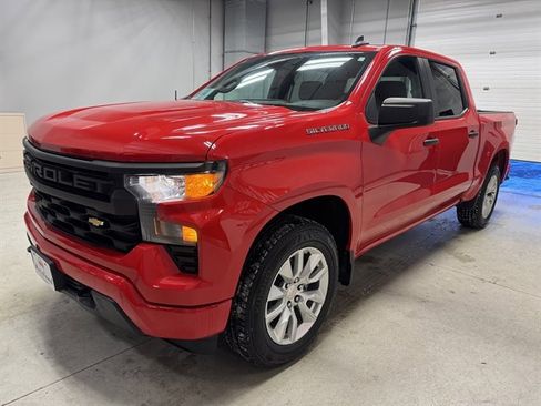 Used 2023 Chevrolet Silverado 1500 Custom image 3