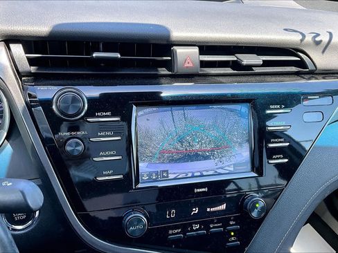 Used 2020 Toyota Camry SE w/ Convenience Package FWD image 26