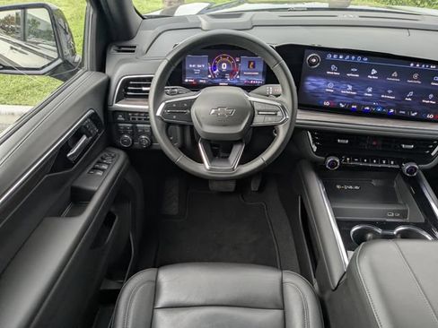 Used 2025 Chevrolet Tahoe Z71 AWD/4WD image 21