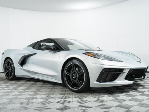 Used 2021 Chevrolet Corvette Stingray Premium Conv w/ Battery Protection Package image 2