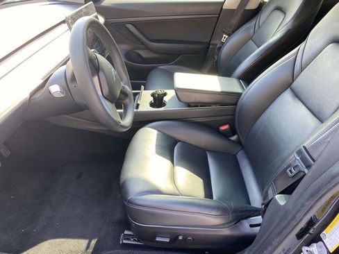 Used 2020 Tesla Model 3 Standard Range Plus image 17