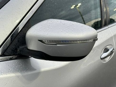 Used 2015 Nissan Rogue S FWD image 9