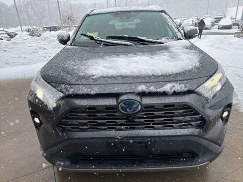 Used 2022 Toyota RAV4 Limited image 2