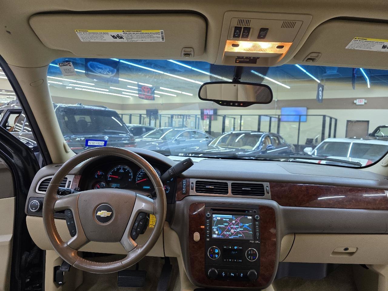 Used 2013 Chevrolet Suburban LT RWD image 27