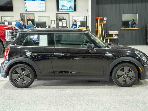 Used 2022 MINI Cooper S image 4
