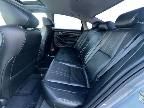 Used 2018 Honda Accord Touring image 14