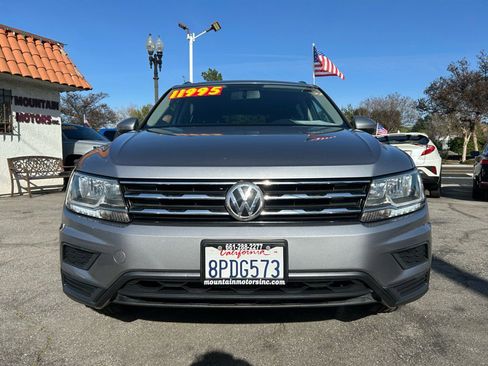 Used 2020 Volkswagen Tiguan S image 2