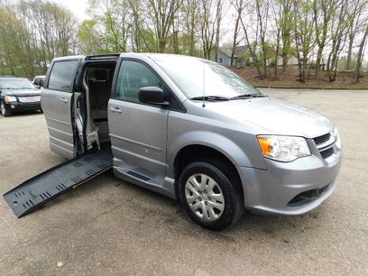 Used 2017 Dodge Grand Caravan SE w/ Power Window Group