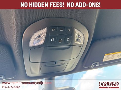 New 2026 Chrysler Pacifica Select w/ S Appearance Package FWD image 17