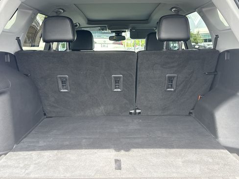 Used 2022 GMC Terrain SLT FWD image 30