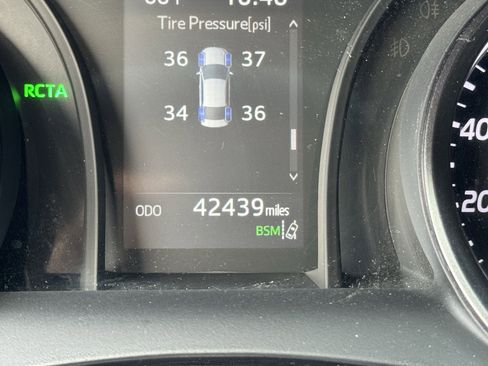 Used 2024 Toyota Camry SE w/ Convenience Package image 20