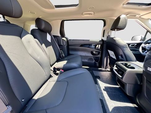 New 2026 Kia Carnival SX Prestige FWD image 30