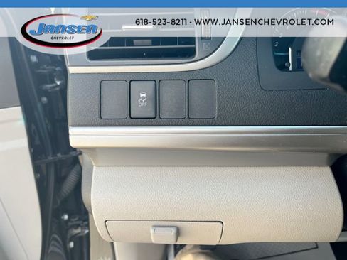 Used 2014 Toyota Camry LE image 18