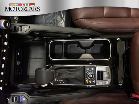 Used 2024 Kia Telluride EX w/ EX Captain's Chair Package AWD/4WD image 25