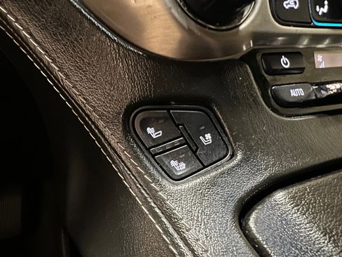 Used 2020 GMC Yukon XL Denali w/ Denali Premium Package RWD image 34