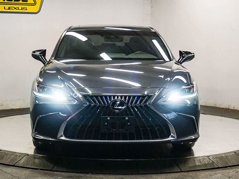 Used 2025 Lexus ES 300h w/ Premium Package image 6