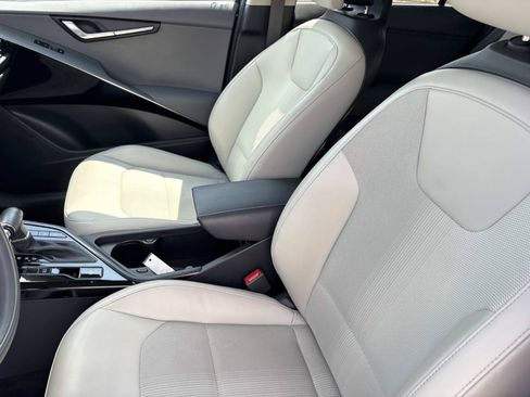 Used 2023 Kia Niro EX Touring FWD image 24