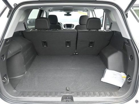 Used 2024 GMC Terrain SLE w/ Driver Convenience Package image 14