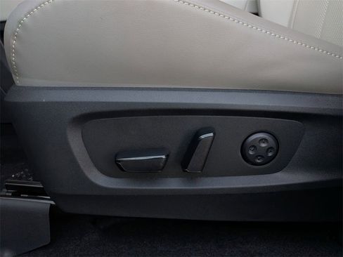 New 2026 INFINITI QX60 Luxe w/ Family Package image 13