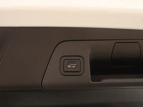 Used 2023 Buick Envision Preferred FWD image 46