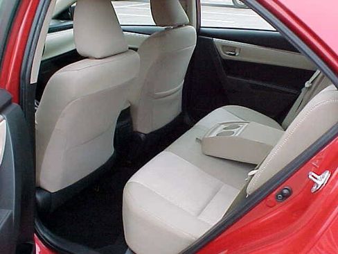 Used 2015 Toyota Corolla LE image 12