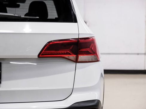 Used 2022 Volkswagen Taos SEL w/ Panoramic Sunroof Package image 51