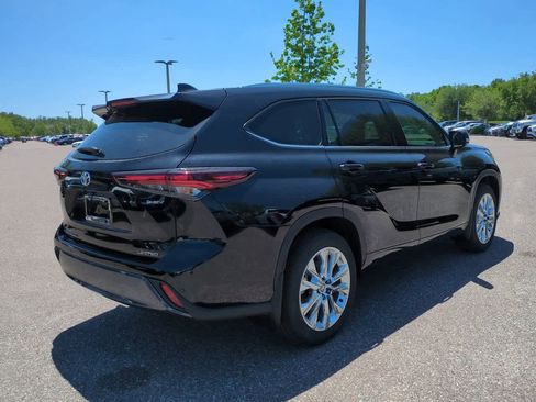New 2026 Toyota Highlander Limited AWD/4WD image 6