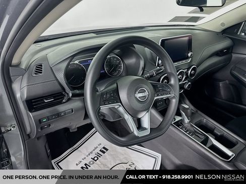 Certified 2025 Nissan Sentra SV FWD image 9