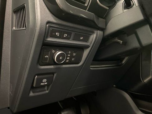 Certified 2022 Ford F150 XLT w/ Equipment Group 302A High image 18