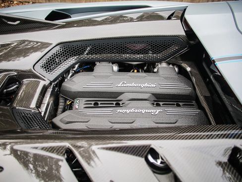 Used 2024 Lamborghini Revuelto AWD/4WD image 37
