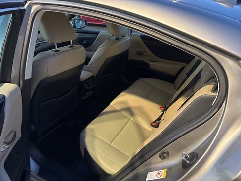 Used 2019 Lexus ES 350 image 5