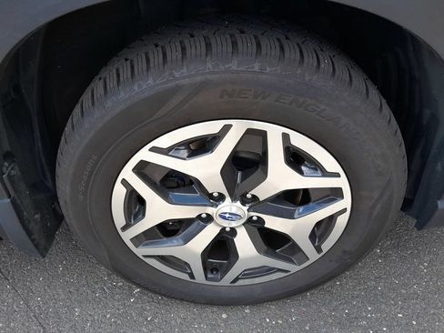 Used 2019 Subaru Forester Premium AWD/4WD image 40