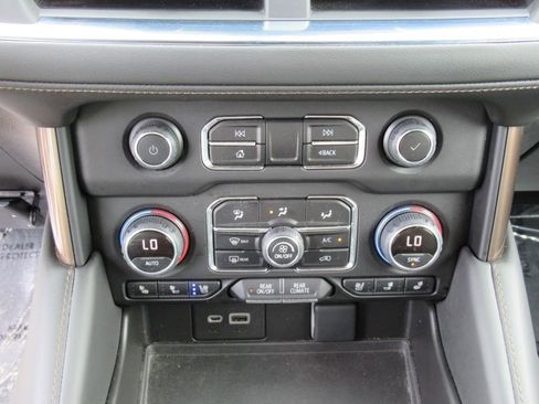 Certified 2022 Chevrolet Suburban High Country image 23