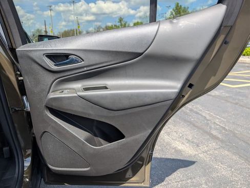 Used 2024 Chevrolet Equinox LT FWD image 18