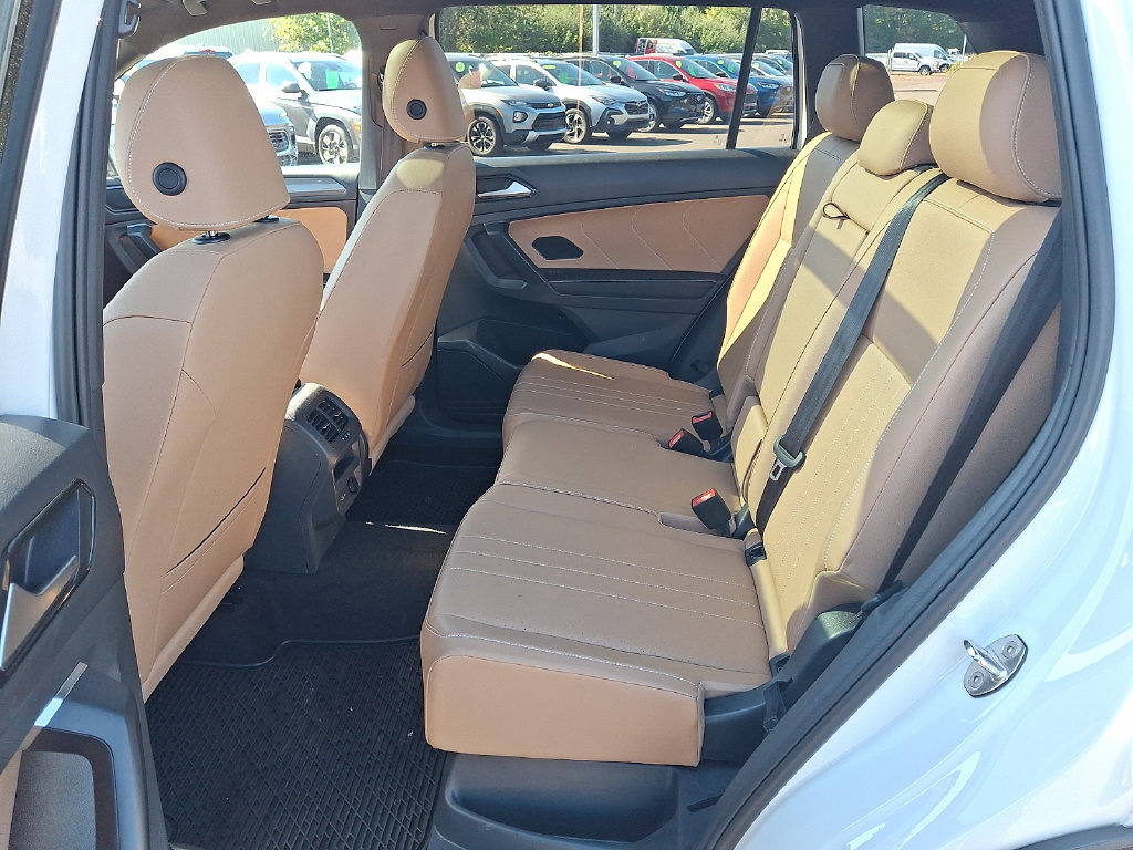 Used 2023 Volkswagen Tiguan SE w/ Panoramic Sunroof Package AWD/4WD image 13