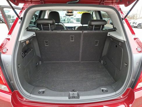 Used 2022 Chevrolet Trax LT w/ LT Convenience Package image 30